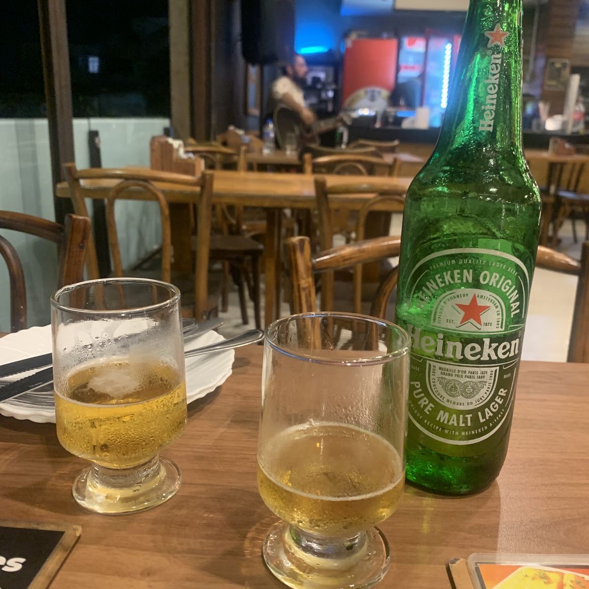Cerveja gelada no salão